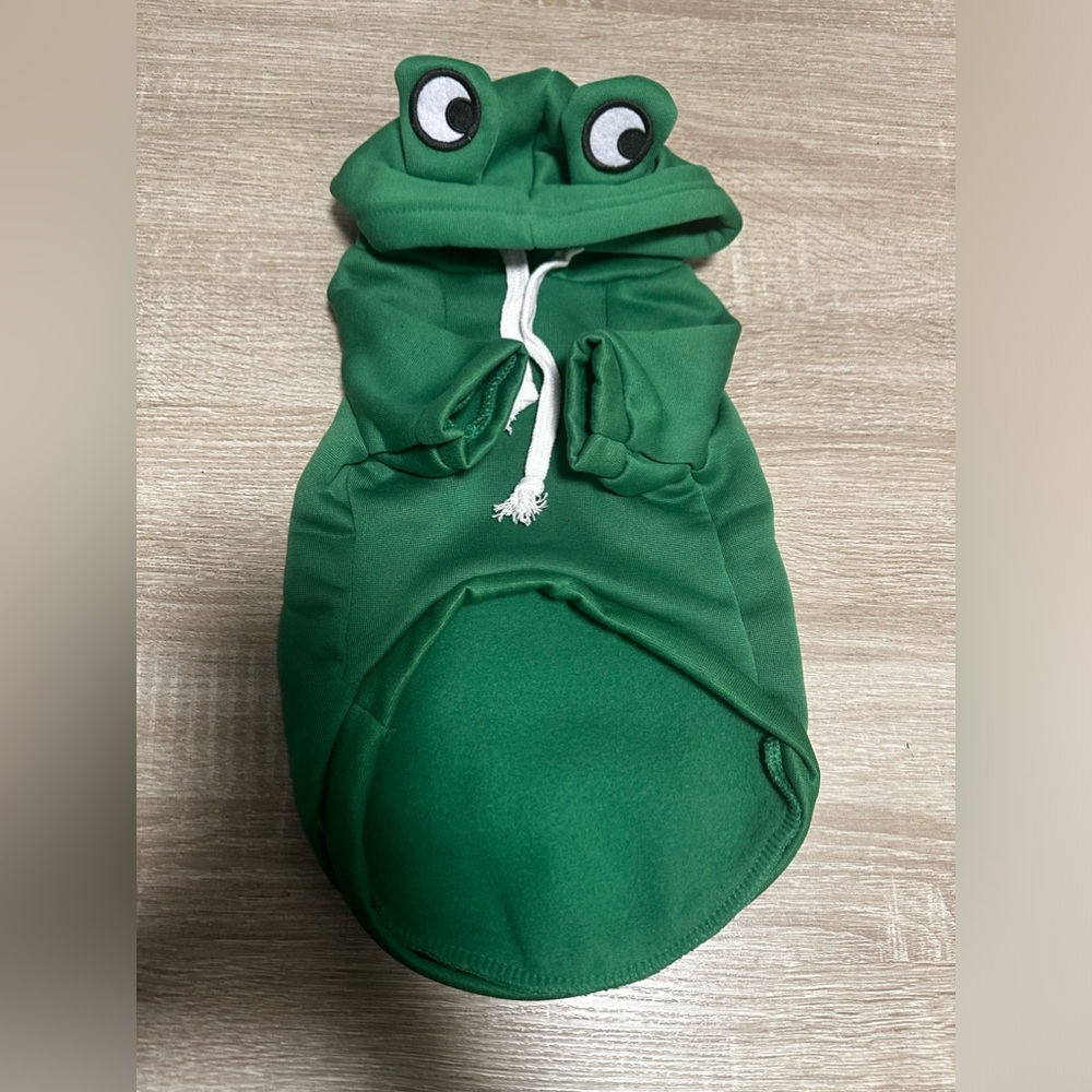 RE-POSHING🐸 HOST PICK!🐸NWOT🐸FROG HOODIE COSTUME SIZE MEDIUM 100% POLYESTER🐸 - Picture 2 of 7